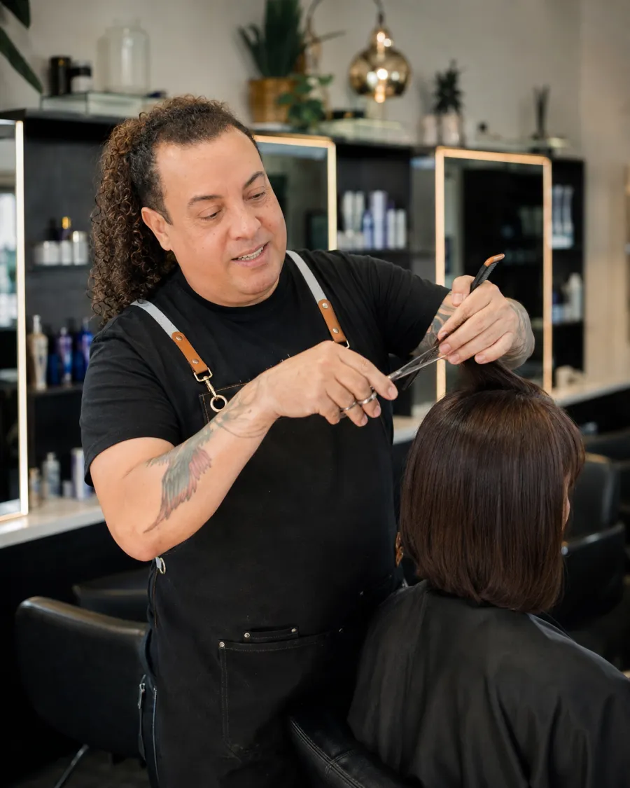 Corte y estilo por Charly Estilista, colorista en Austell, GA